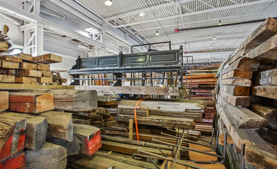 Olav de Linde genbrugslager på Balticagade på Aarhus Havn 2022