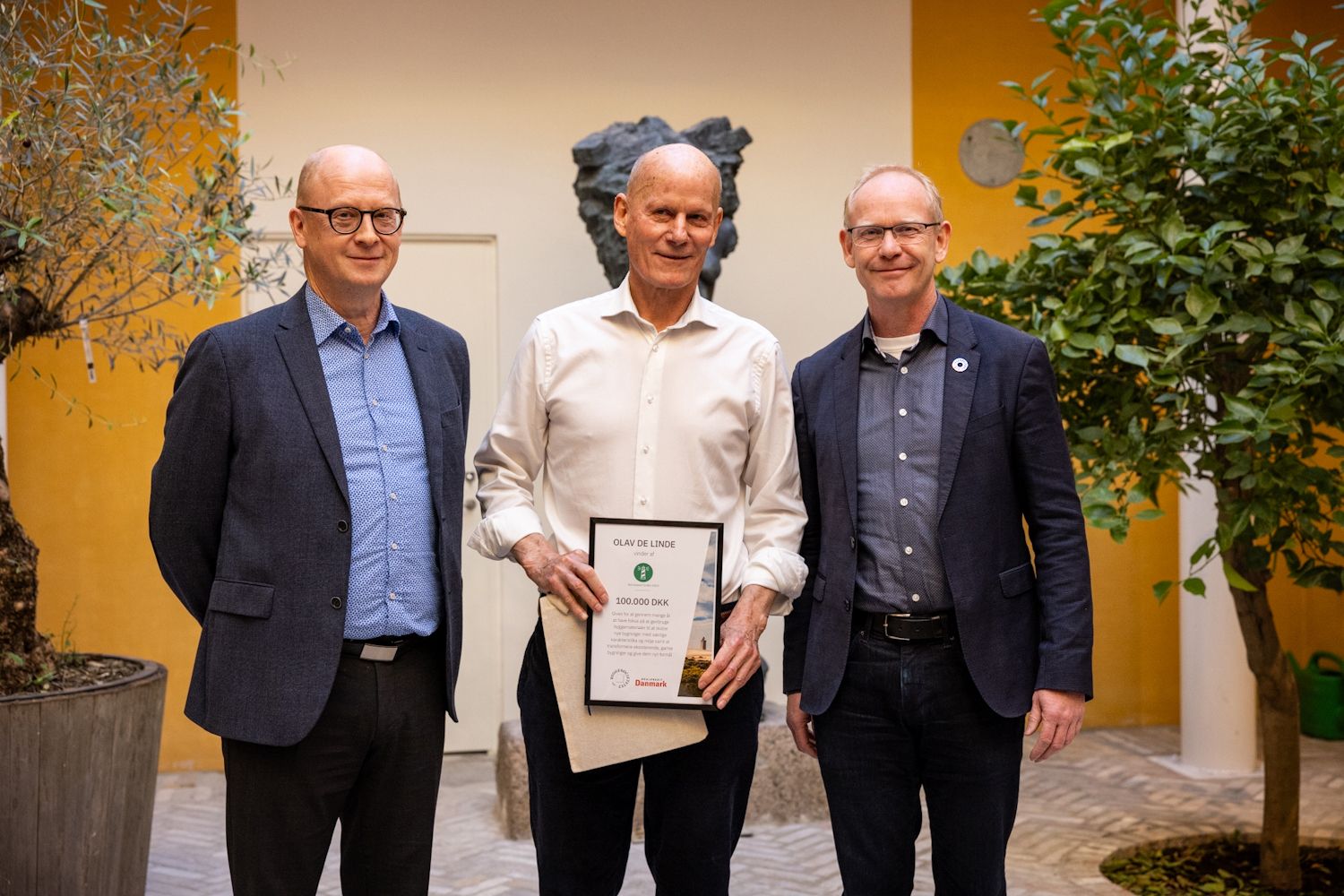 Olav de Linde donerer 100.000 kr. til Blå Kors Danmark