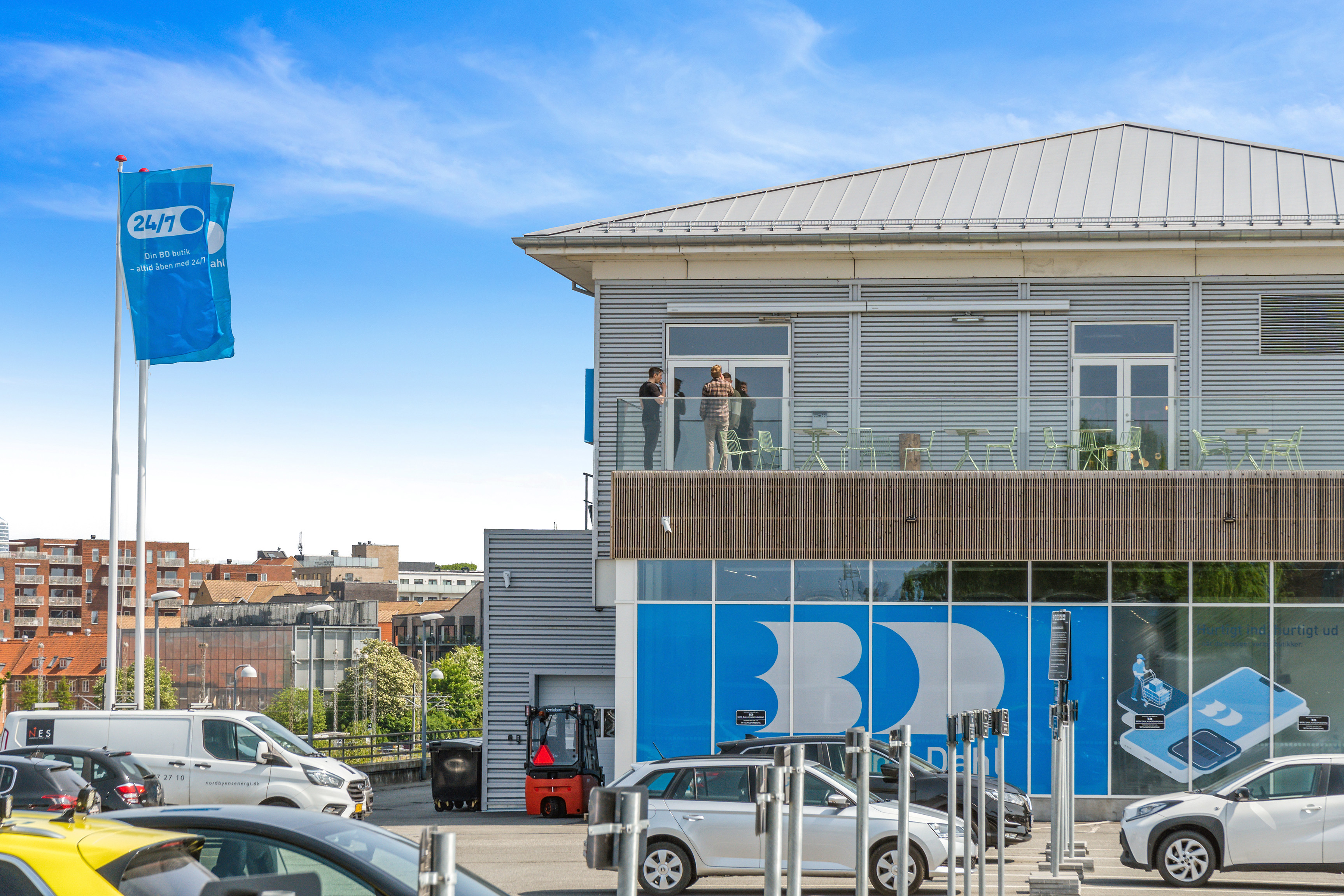 Gæster på terrassen hos Brdr. Dahl på Ankersgade 12 i Aarhus 2023