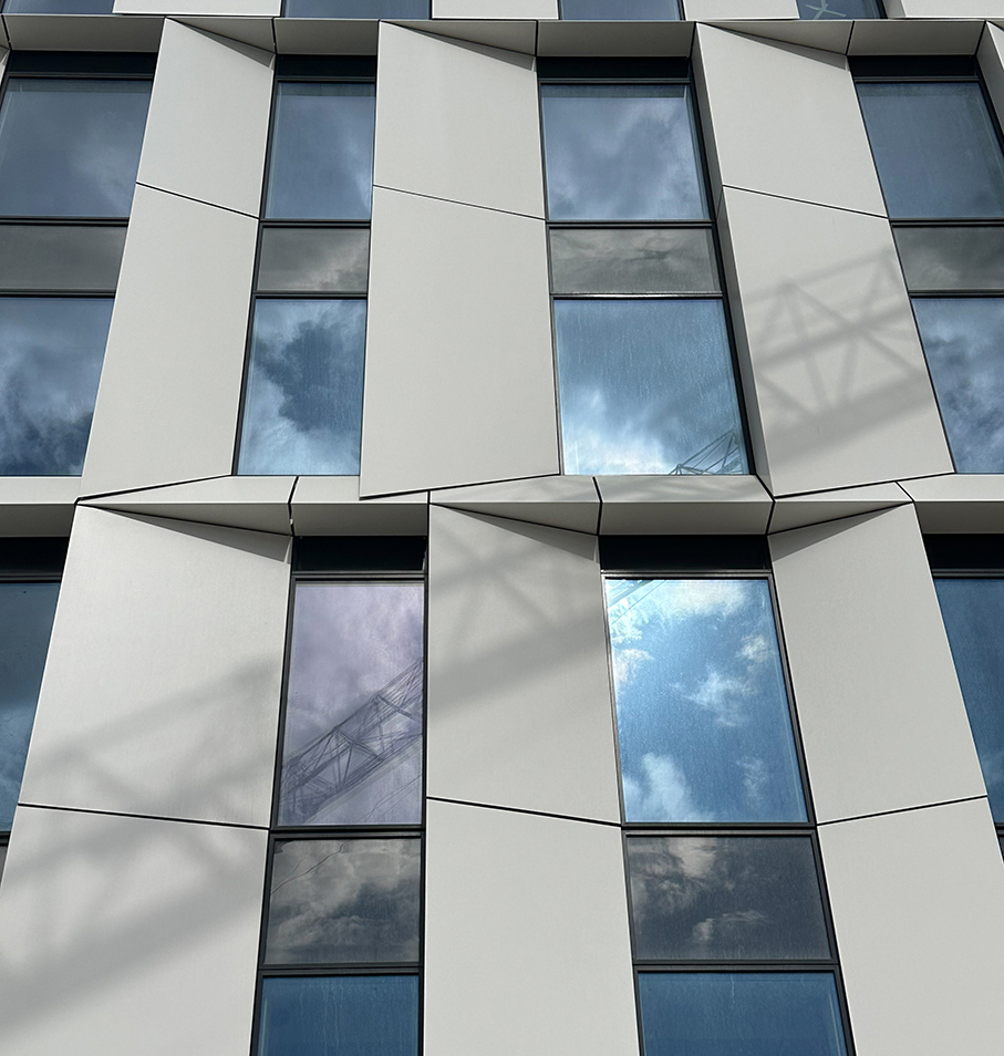 16.000 m² facade er færdigmonteret på Mindet 