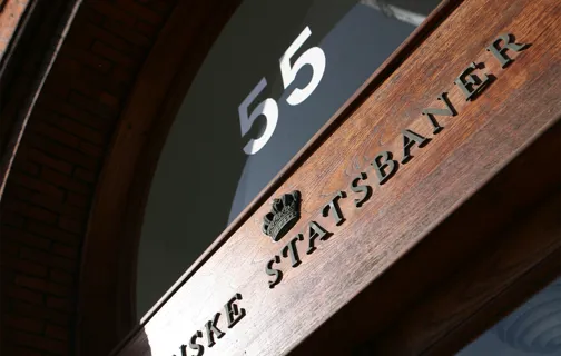 Når bygningens historie læses frem igen