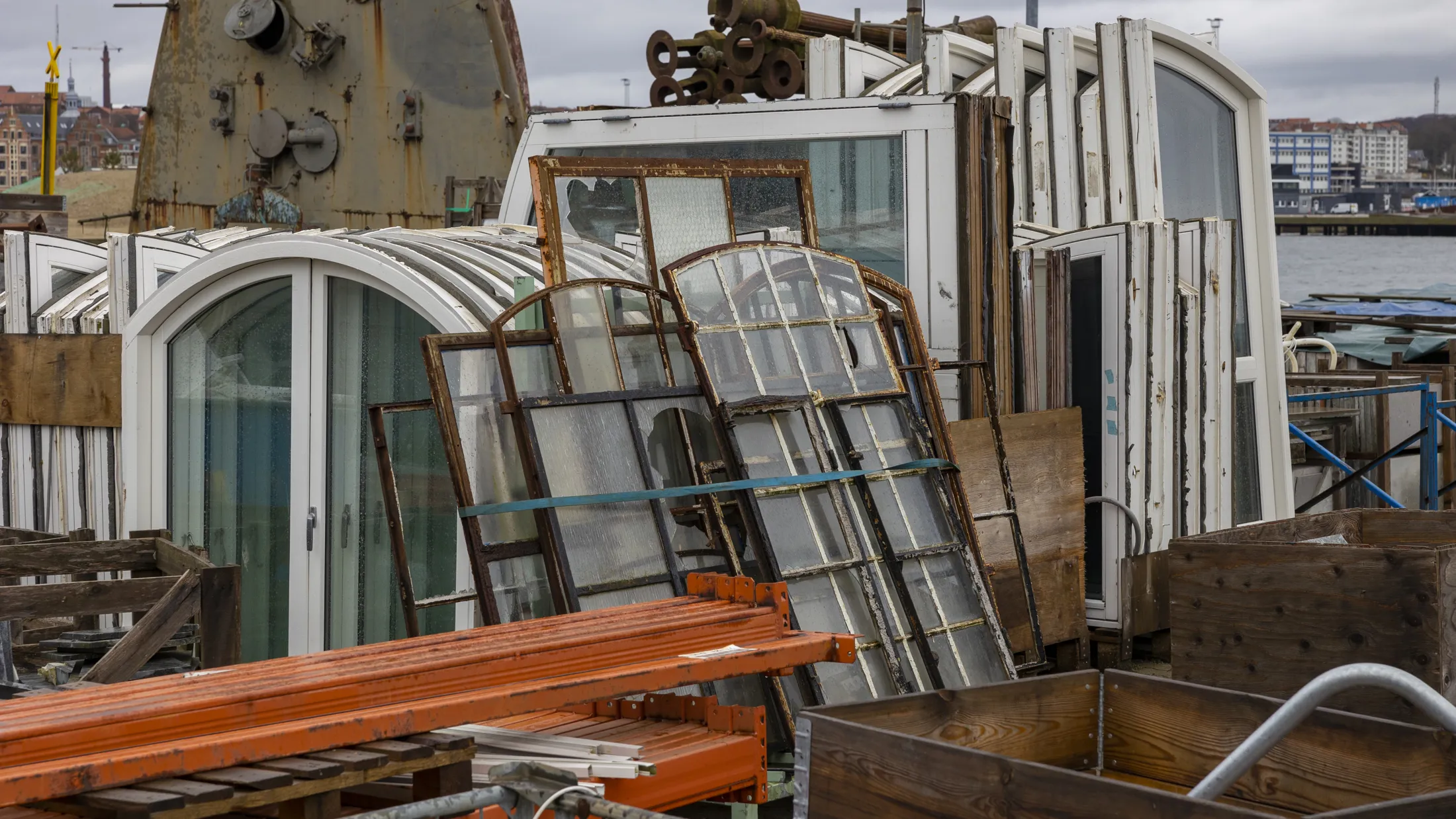 Olav de Linde genbrugslager på Balticagade på Aarhus Havn