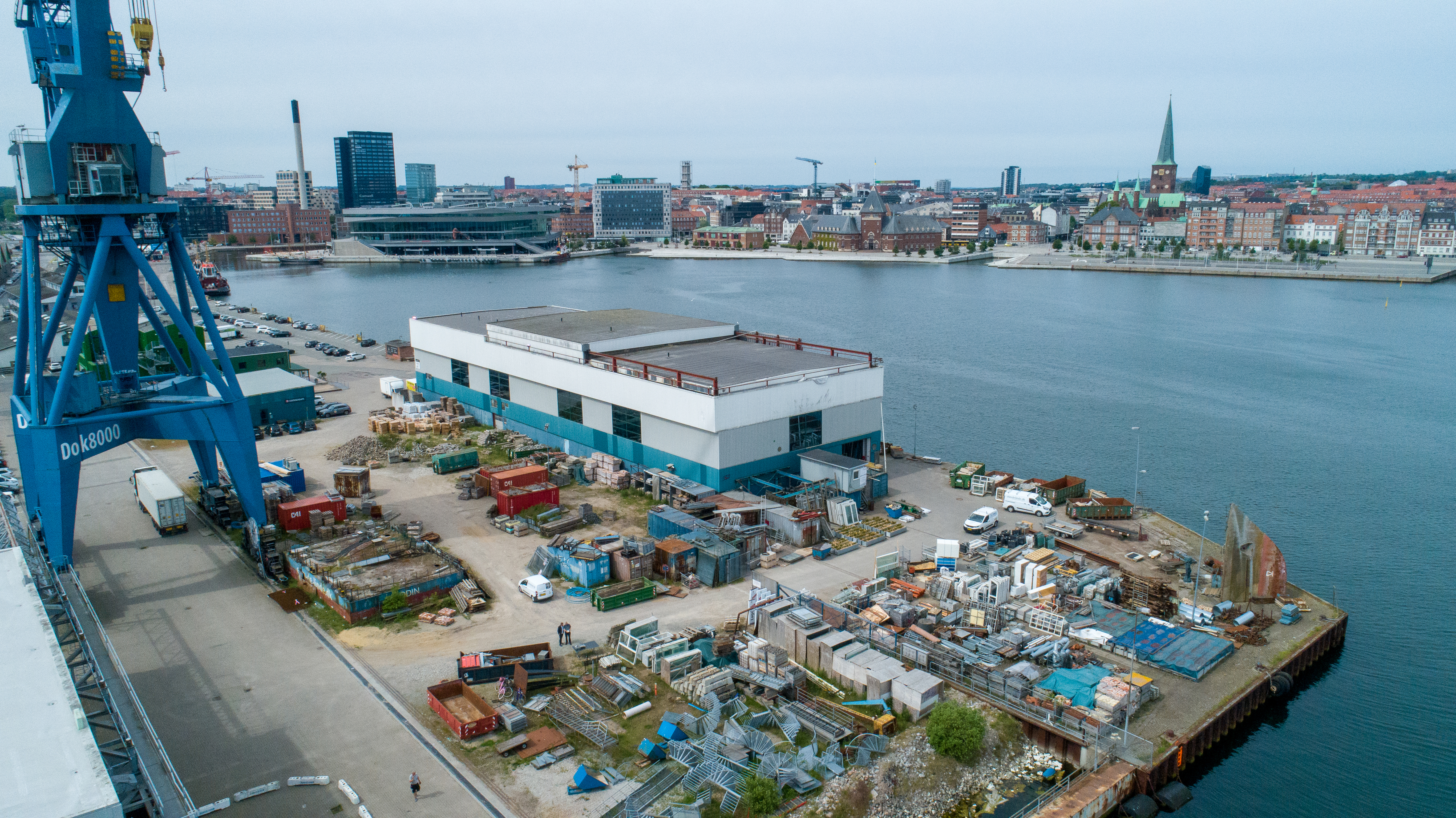 Olav de Linde genbrugslager på Balticagade på Aarhus Havn set oppefra 2022