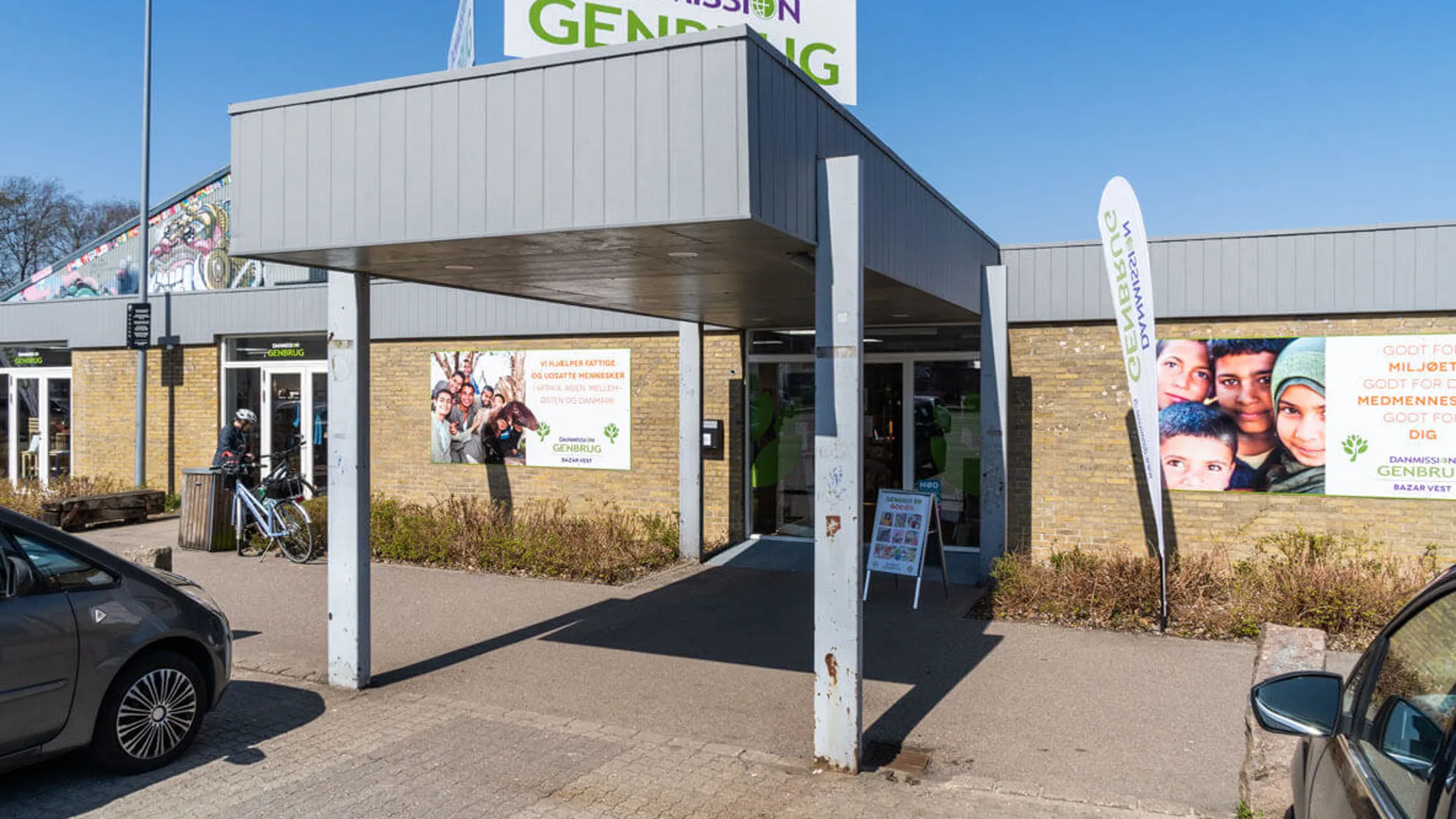 Facade Damission Bazar Vest Edwin Rahrs vej 32 i Brabrand